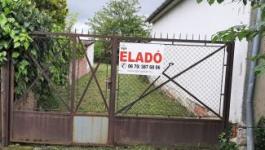 Eladó telek Csongrád
