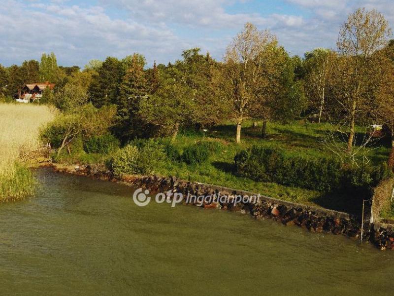 Eladó nyaraló Balatonfenyves