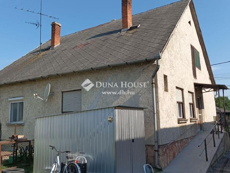 Eladó ikerház Komárom