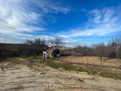Eladó külterületi telek Bonyhád