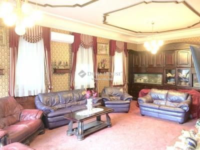 Eladó családi ház Budapest