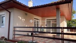 Eladó családi ház Úrhida