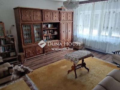 Eladó lakás Kecskemét