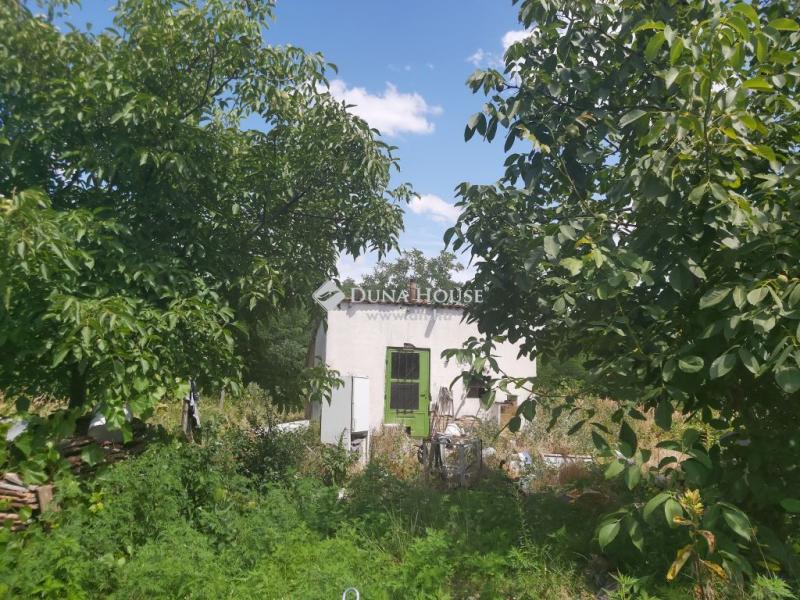 Eladó külterületi telek Hatvan