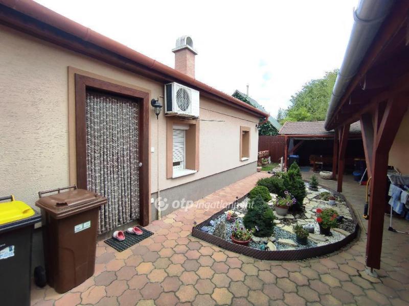 Eladó családi ház Érd