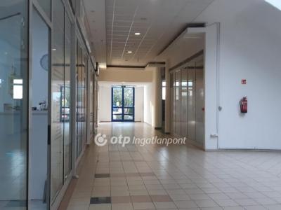 Eladó üzlethelység üzletházban Budapest