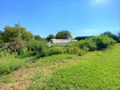 Eladó lakóövezeti telek Dömsöd