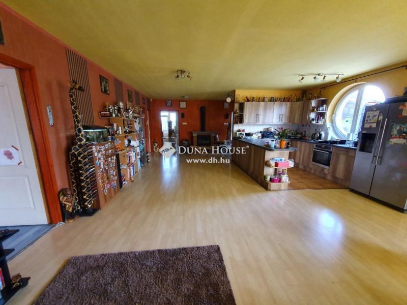 Eladó családi ház Üllő