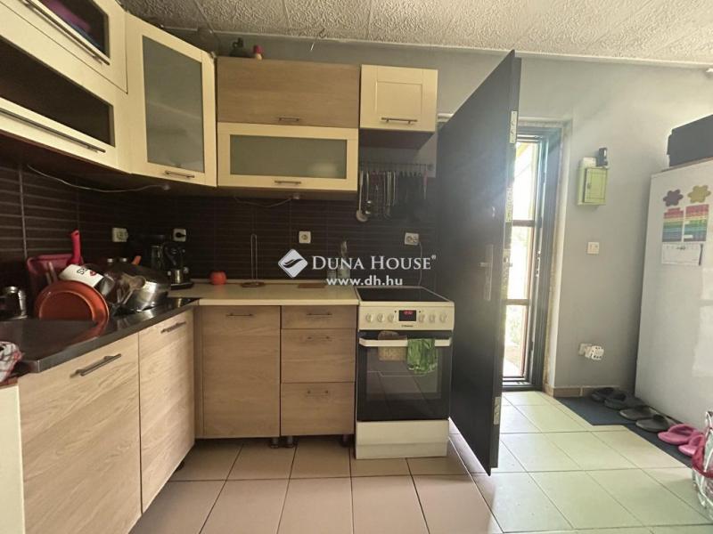 Eladó családi ház Dömsöd