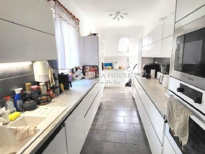 Eladó családi ház Érd