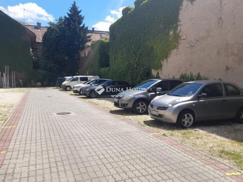 Eladó lakóövezeti telek Budapest