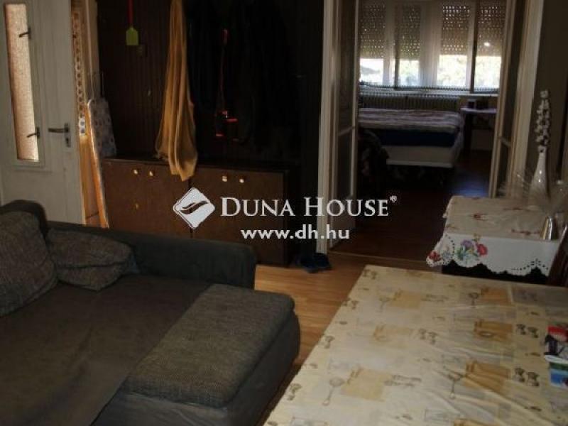 Eladó családi ház Vecsés