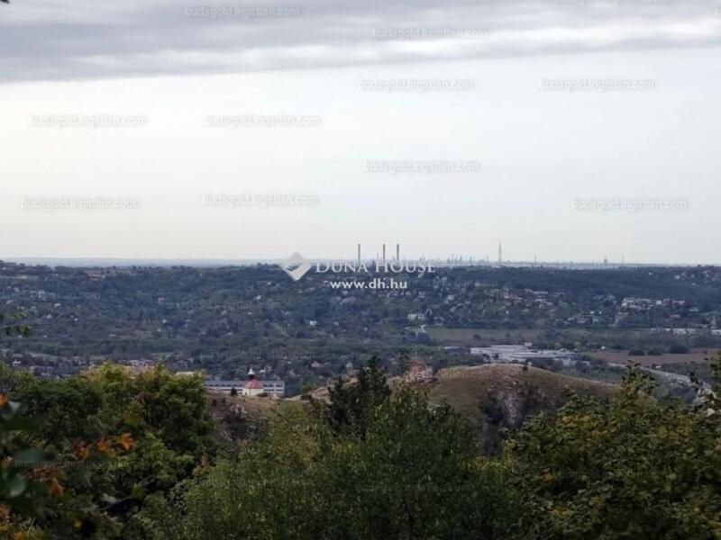 Eladó üdülőövezeti telek Budaörs
