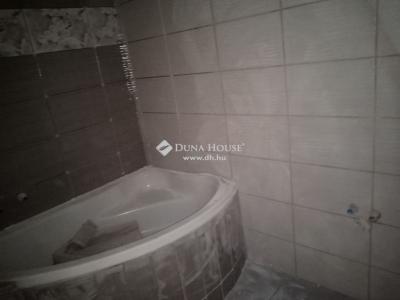 Eladó lakás Tápiószecső