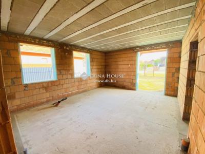 Eladó ikerház Tápiószecső