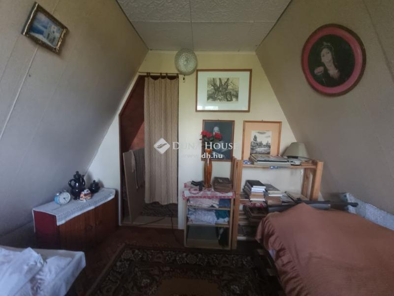 Eladó nyaraló Tápiószentmárton