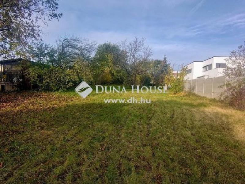 Eladó lakóövezeti telek Budapest