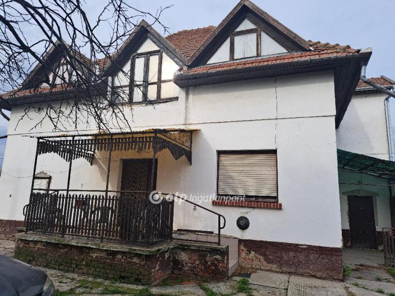 Eladó családi ház Sarkad