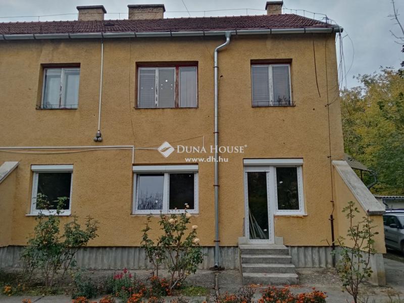 Eladó lakás Tápiószecső