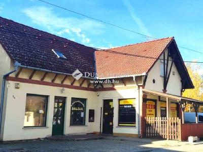 Eladó utcai bejáratú üzlethelység Lánycsók