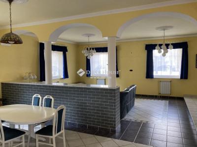 Eladó családi ház - 2500 Esztergom