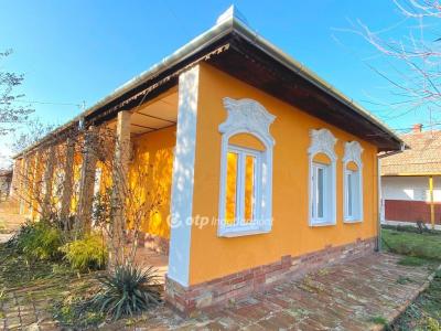 Eladó családi ház Sarud