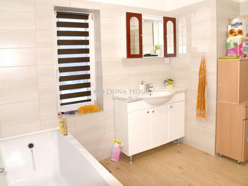 Eladó családi ház Pécs