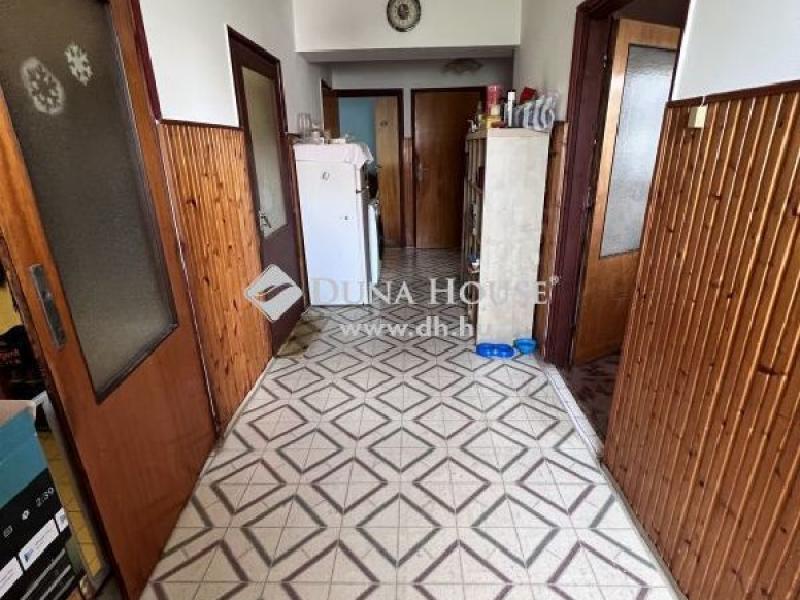 Eladó családi ház Budapest
