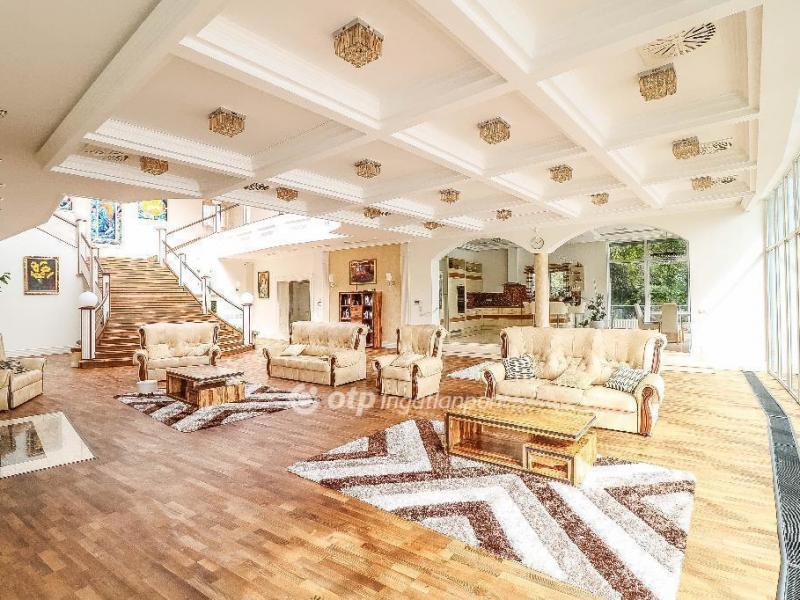 Eladó családi ház Budapest