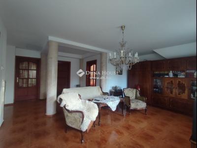 Eladó tanya Szolnok