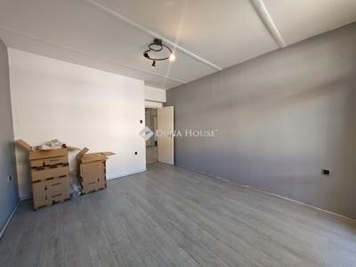 Eladó lakás Szolnok