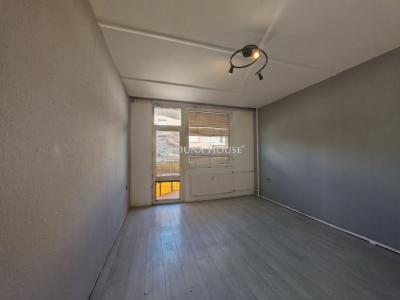 Eladó lakás Szolnok