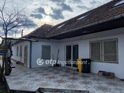 Eladó családi ház - 5700 Gyula