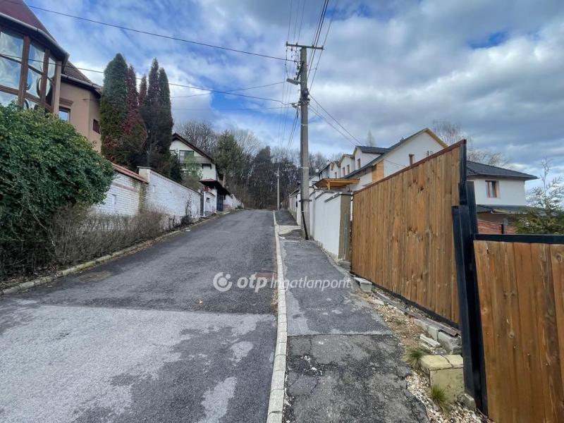 Eladó lakóövezeti telek Miskolc