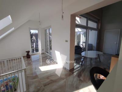 Eladó családi ház Budapest