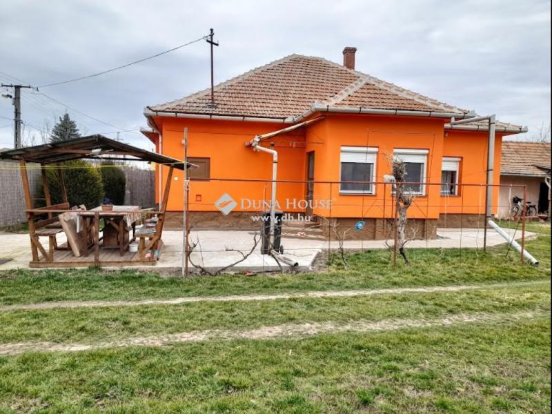 Eladó családi ház Kondoros