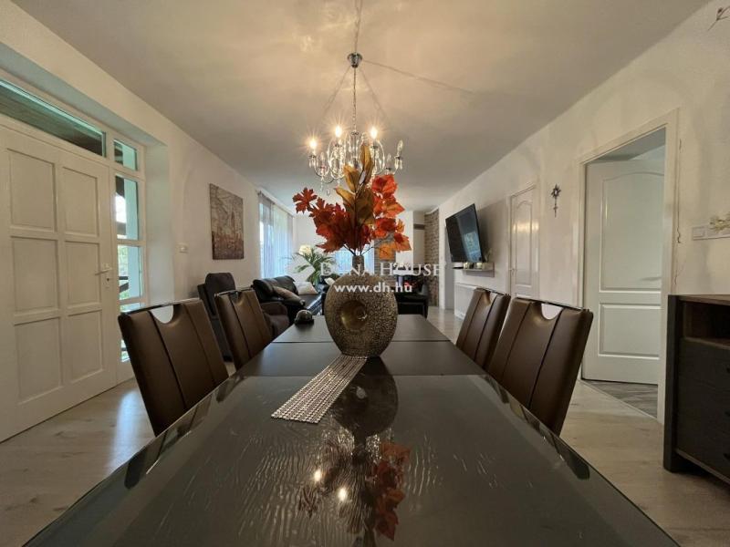 Eladó családi ház Komló