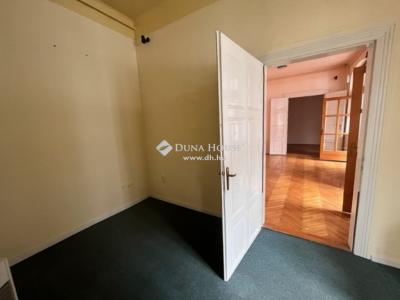Eladó lakás Pécs