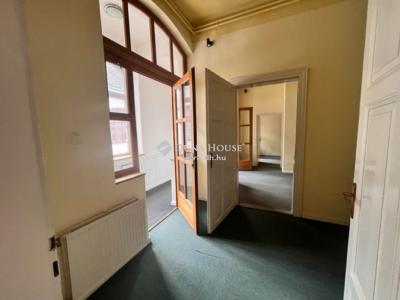 Eladó lakás Pécs