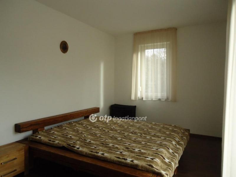 Eladó családi ház Veszprémvarsány