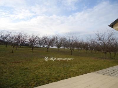 Eladó családi ház Veszprémvarsány