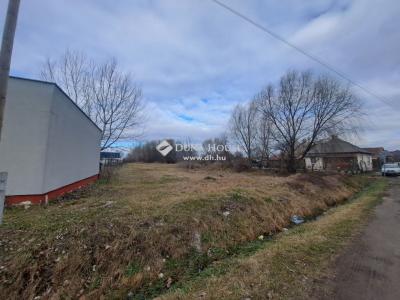 Eladó lakóövezeti telek Monor