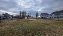 Eladó lakóövezeti telek Monor