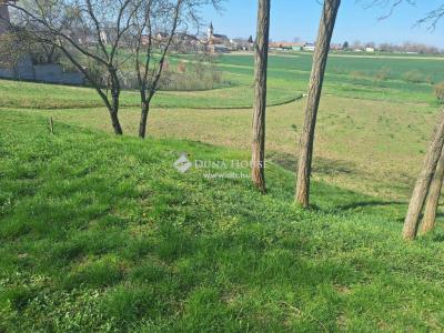 Eladó lakóövezeti telek Magyaralmás