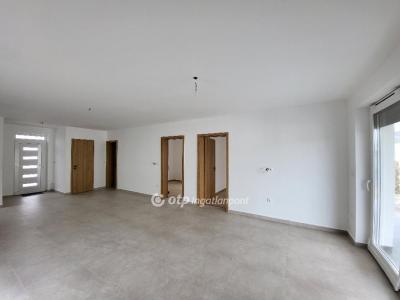 Eladó lakás Siófok