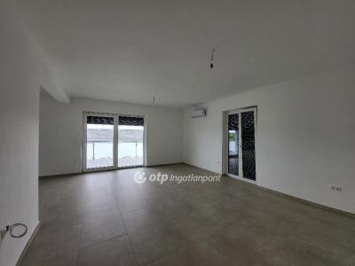 Eladó lakás Siófok