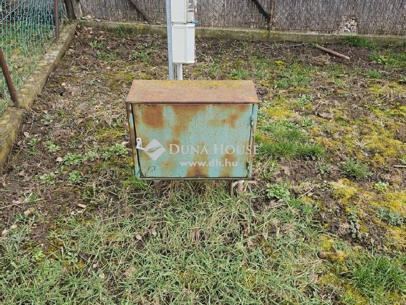 Eladó lakóövezeti telek Velence