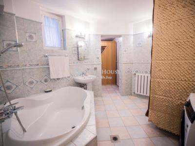 Eladó családi ház Budapest
