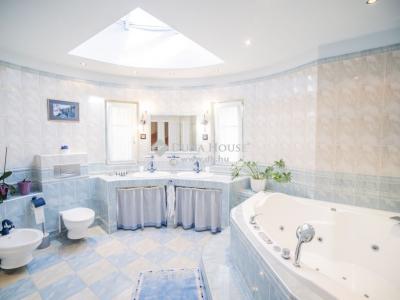 Eladó családi ház Budapest