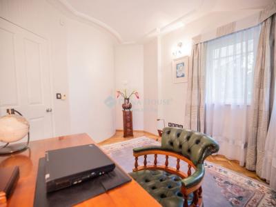 Eladó családi ház Budapest